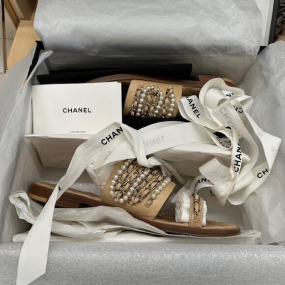 Chanel Interlocking CC Logo Leather Slides Women's Size 38 - Picture 11 of 12